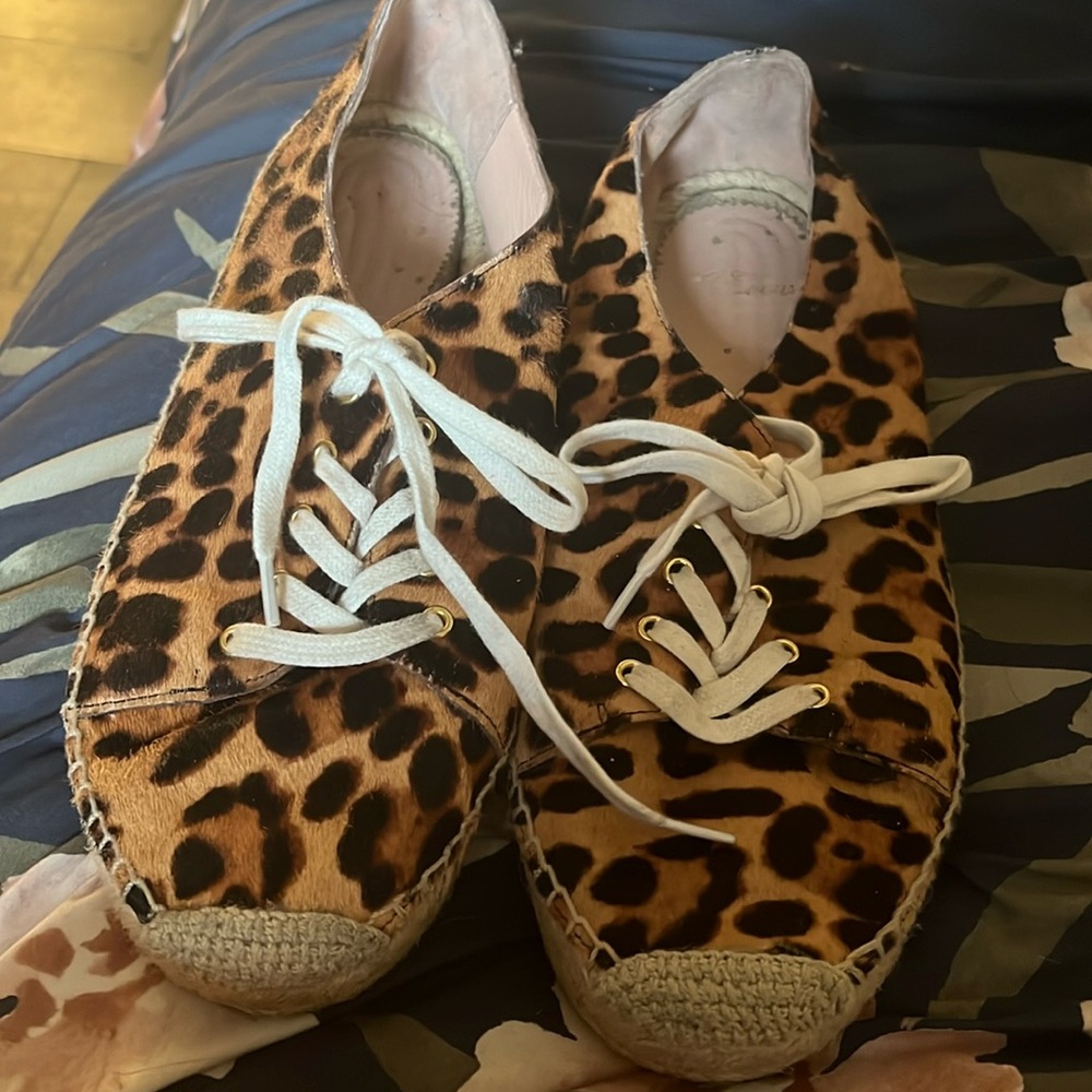 Leopard tennis shoes